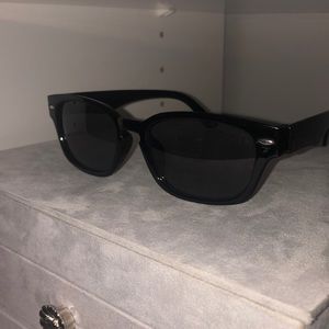 ⭐️ Casual Black Sunglasses